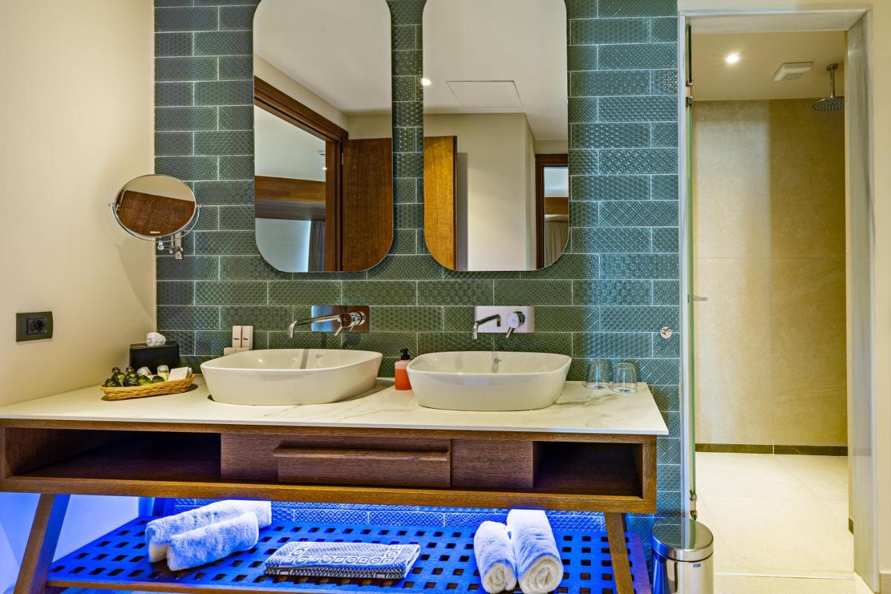 Minos Ambassador Suites & Spa - Adults Only Rethymno  Exterior photo